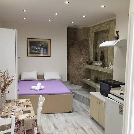 Agnes Guest house 3*